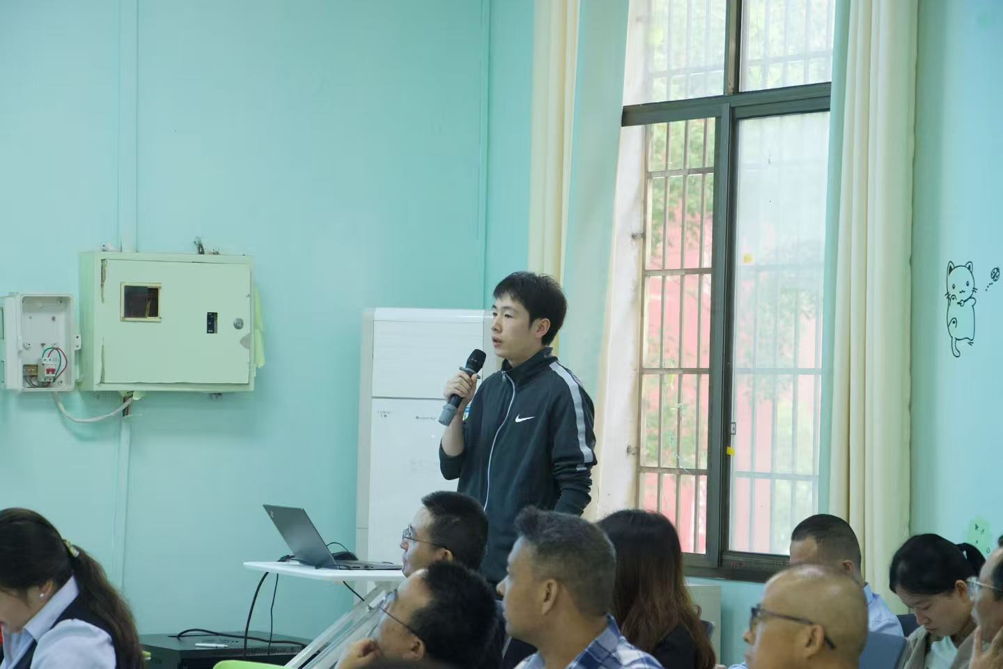 365英国上市公司