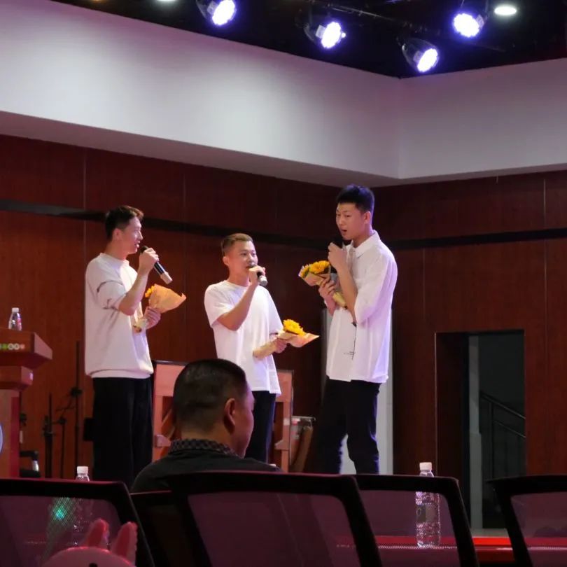 365英国上市公司