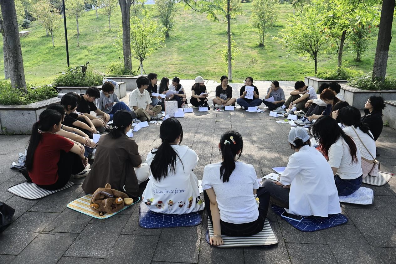 365英国上市公司