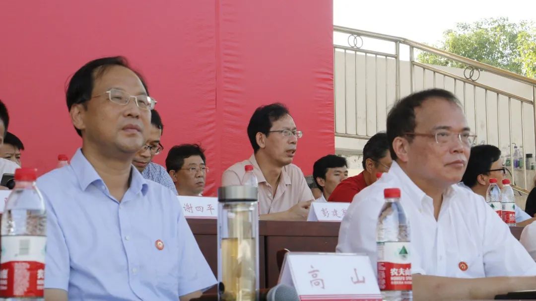 365英国上市公司