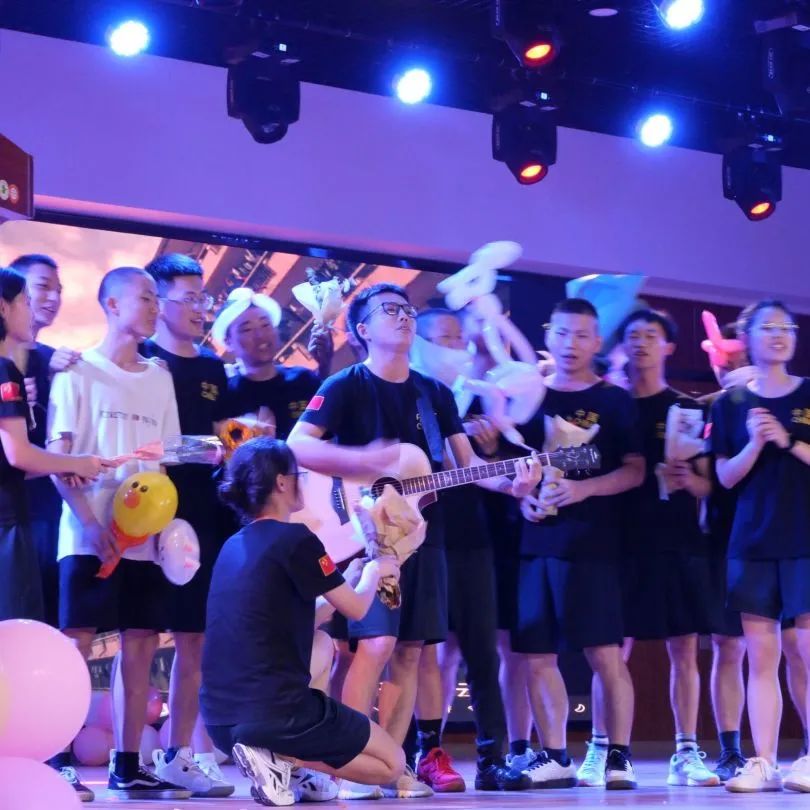 365英国上市公司