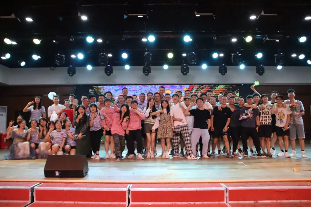 365英国上市公司