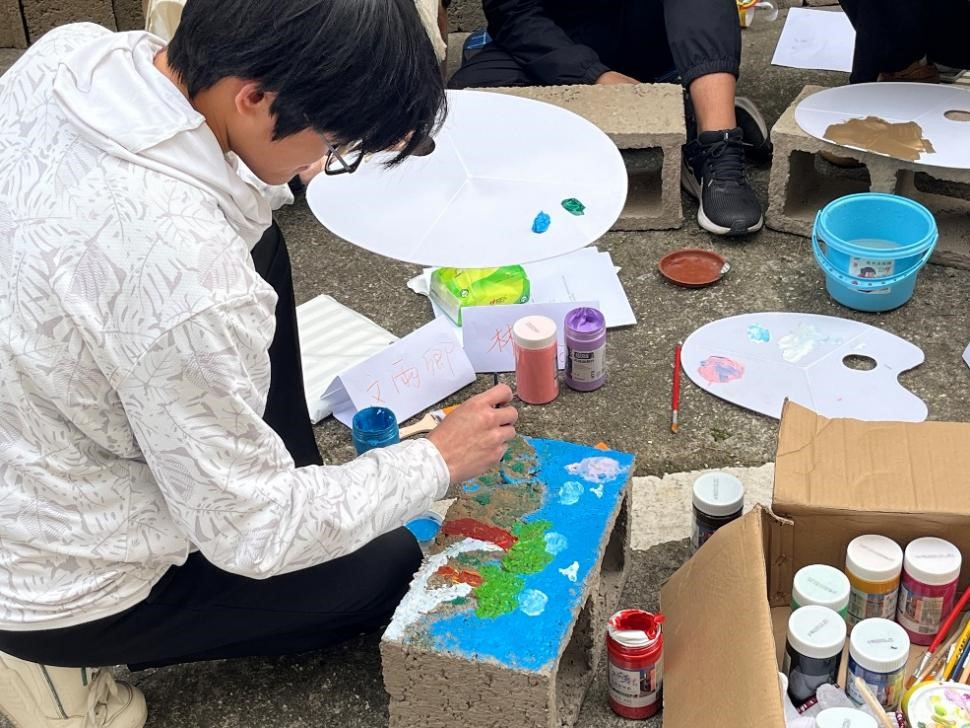 365英国上市公司