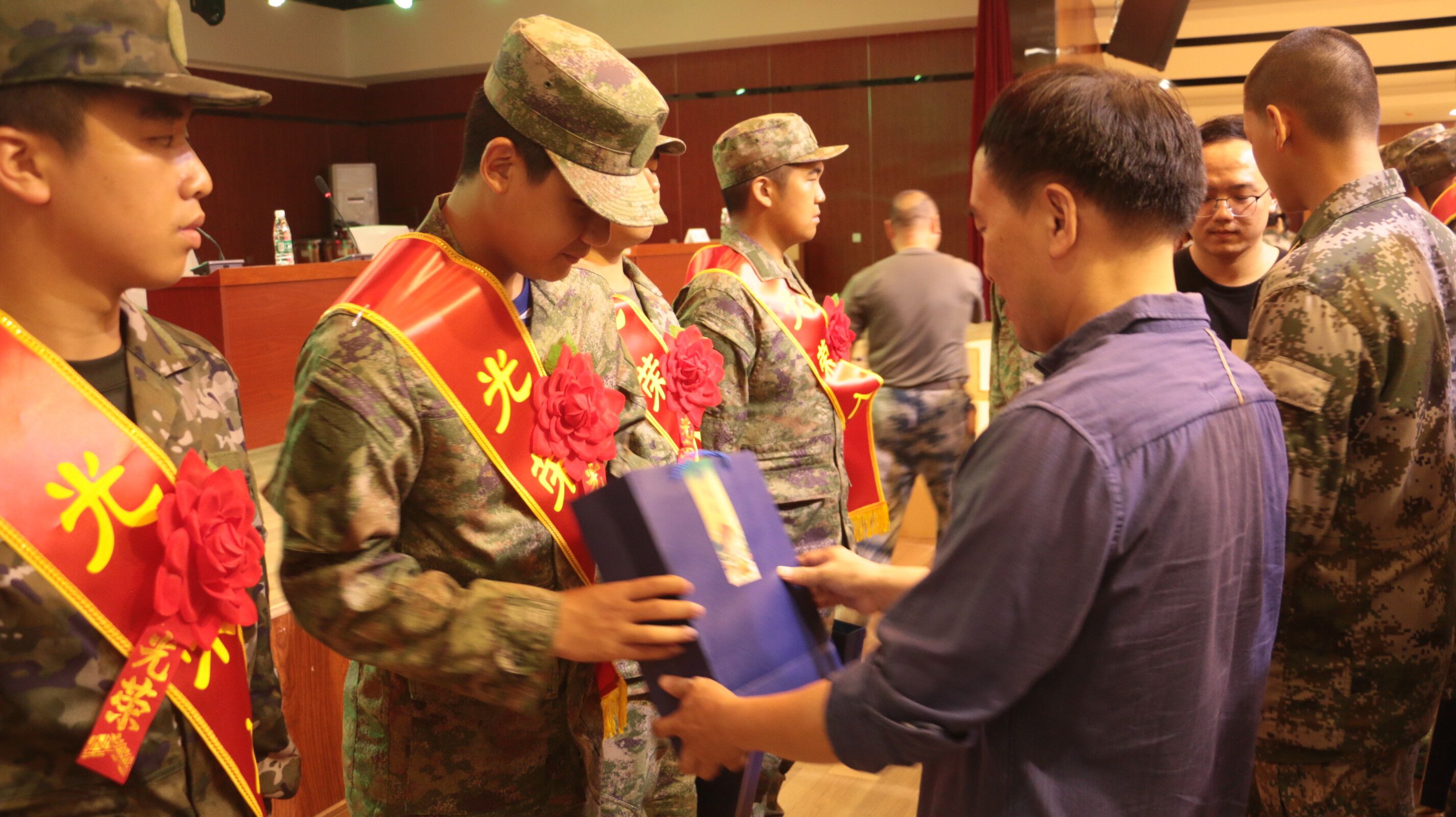 365英国上市公司