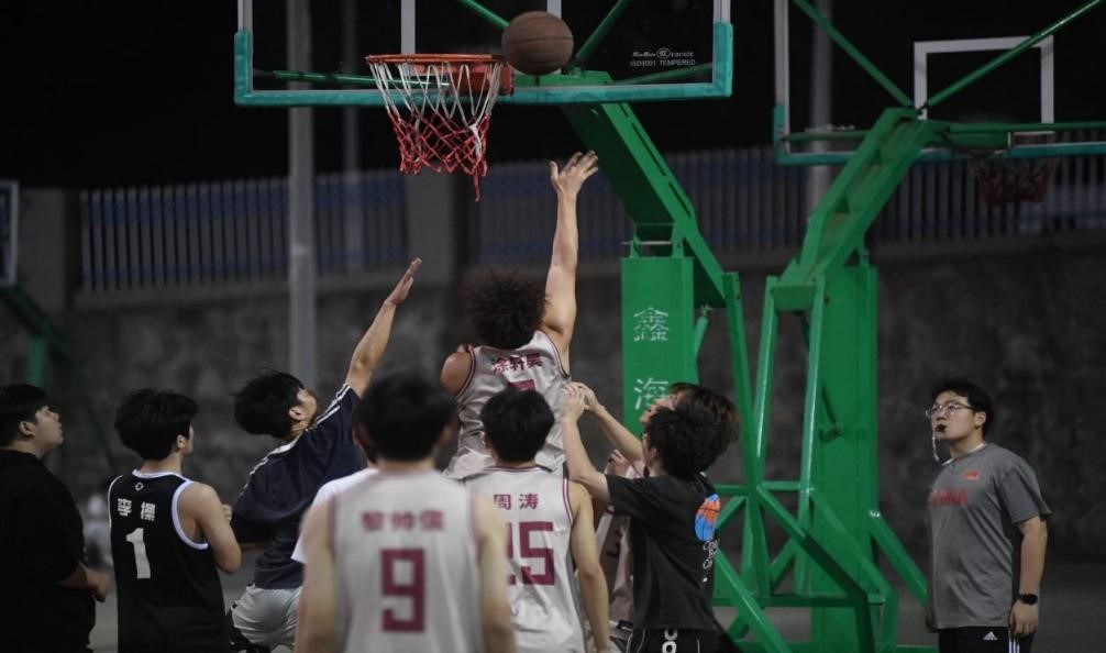 365英国上市公司