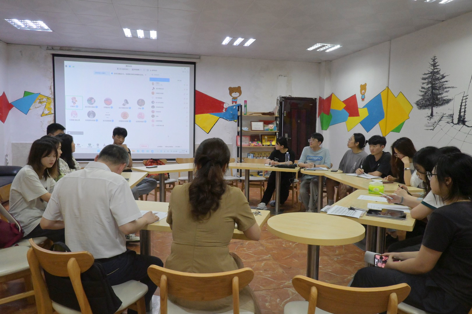 365英国上市公司