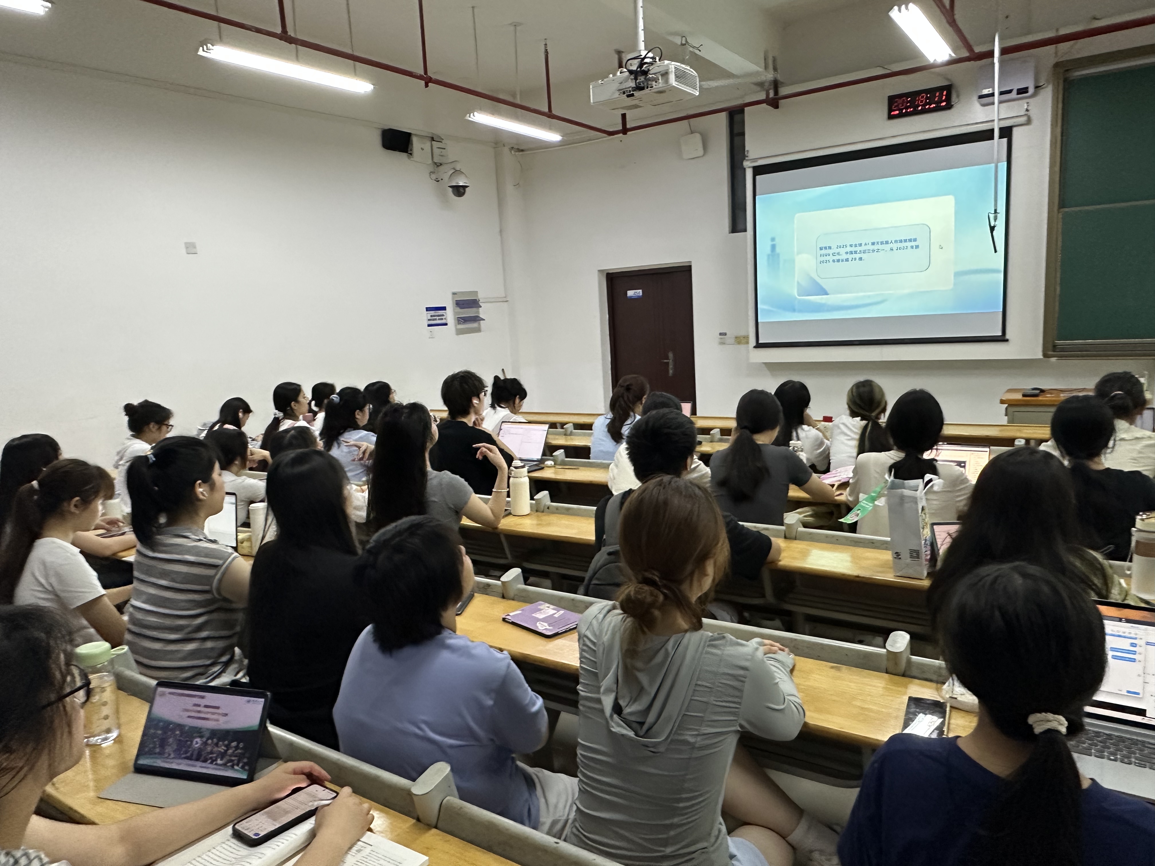 365英国上市公司