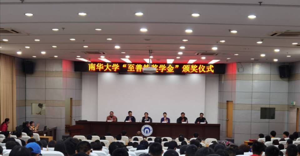 365英国上市公司