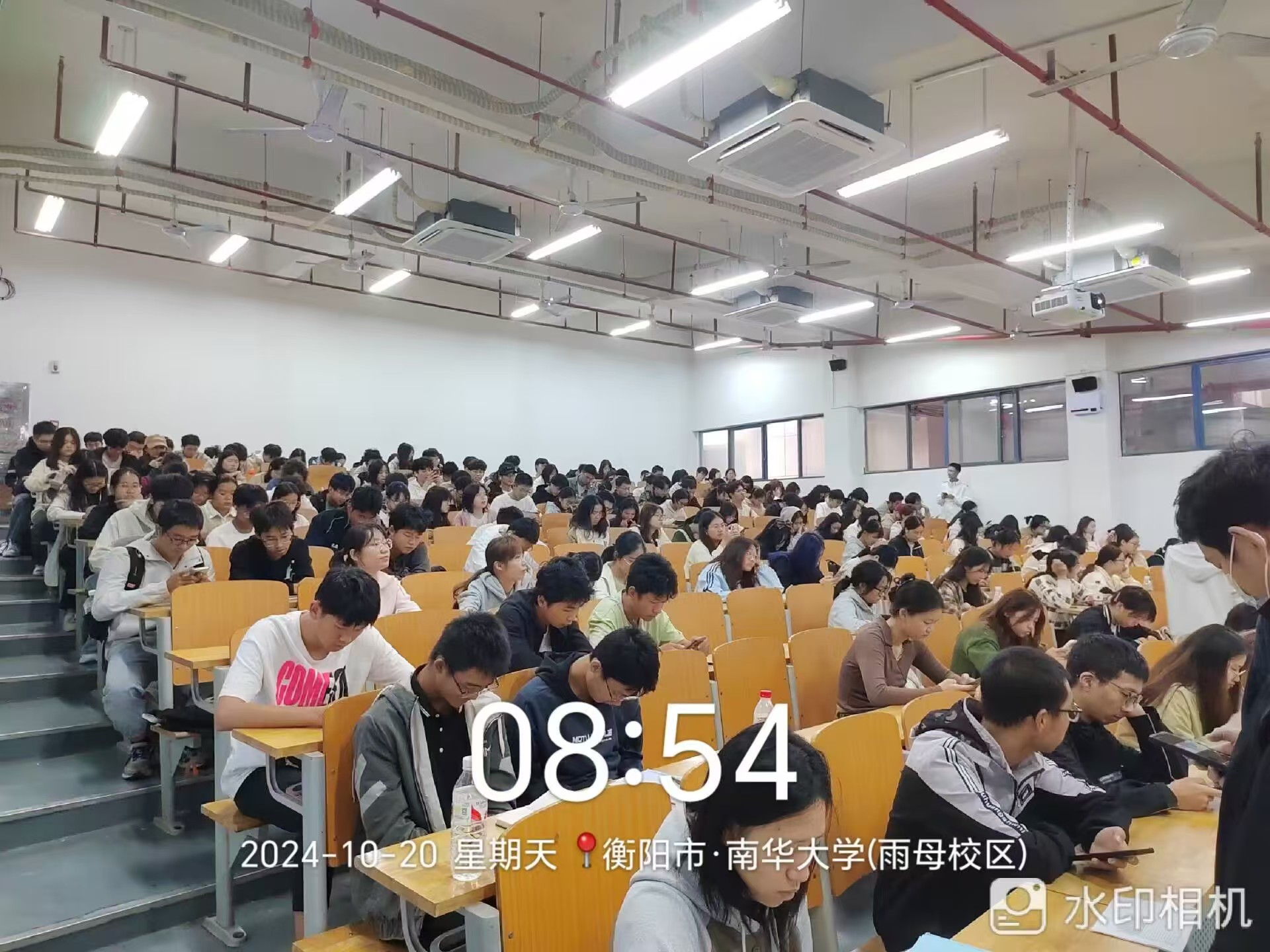 365英国上市公司