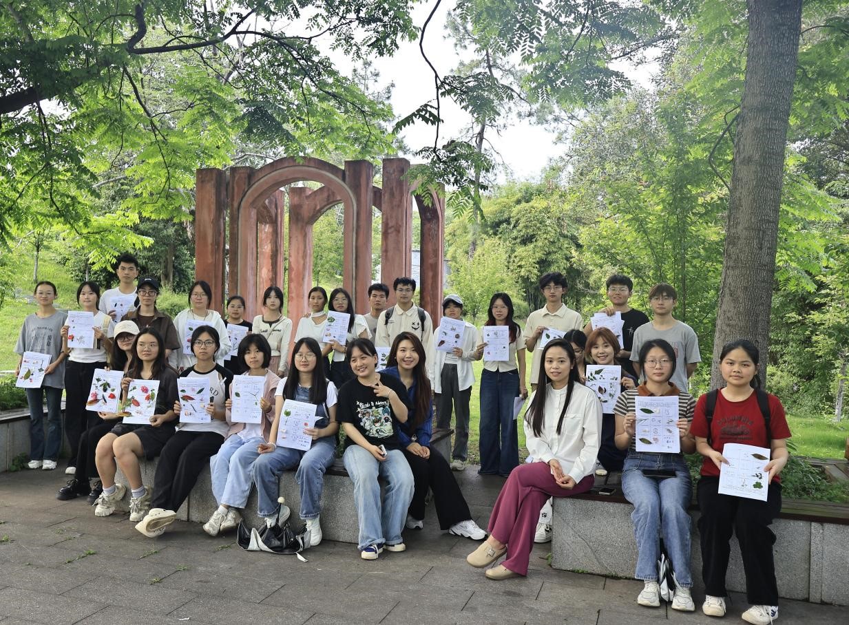 365英国上市公司