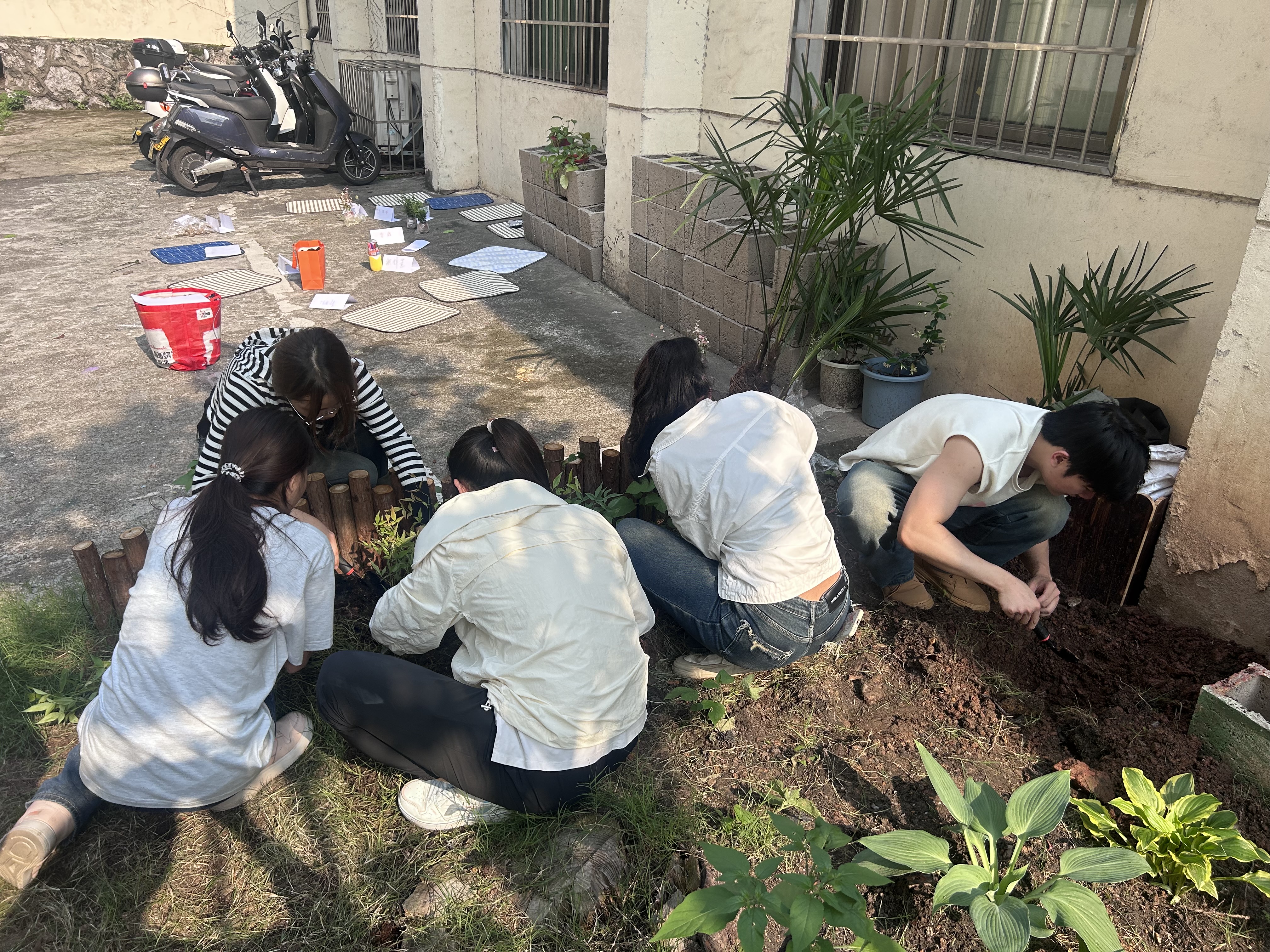 365英国上市公司