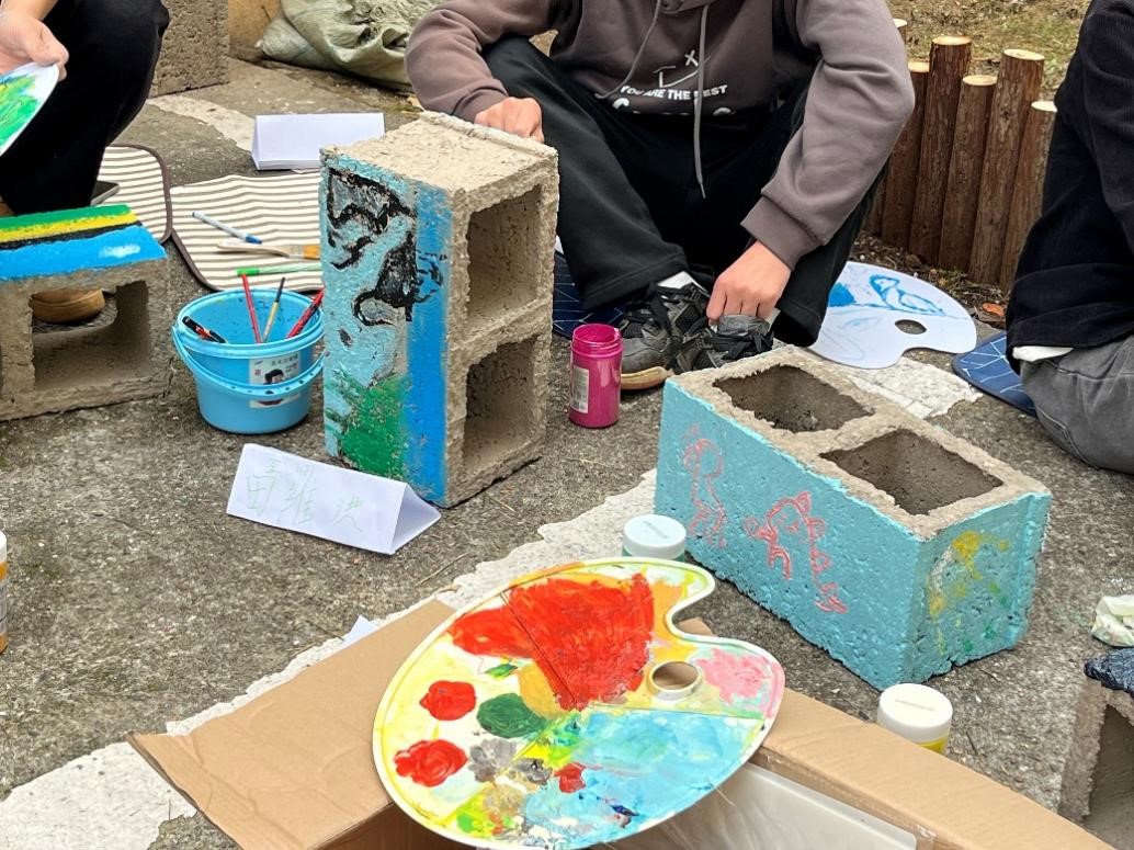 365英国上市公司