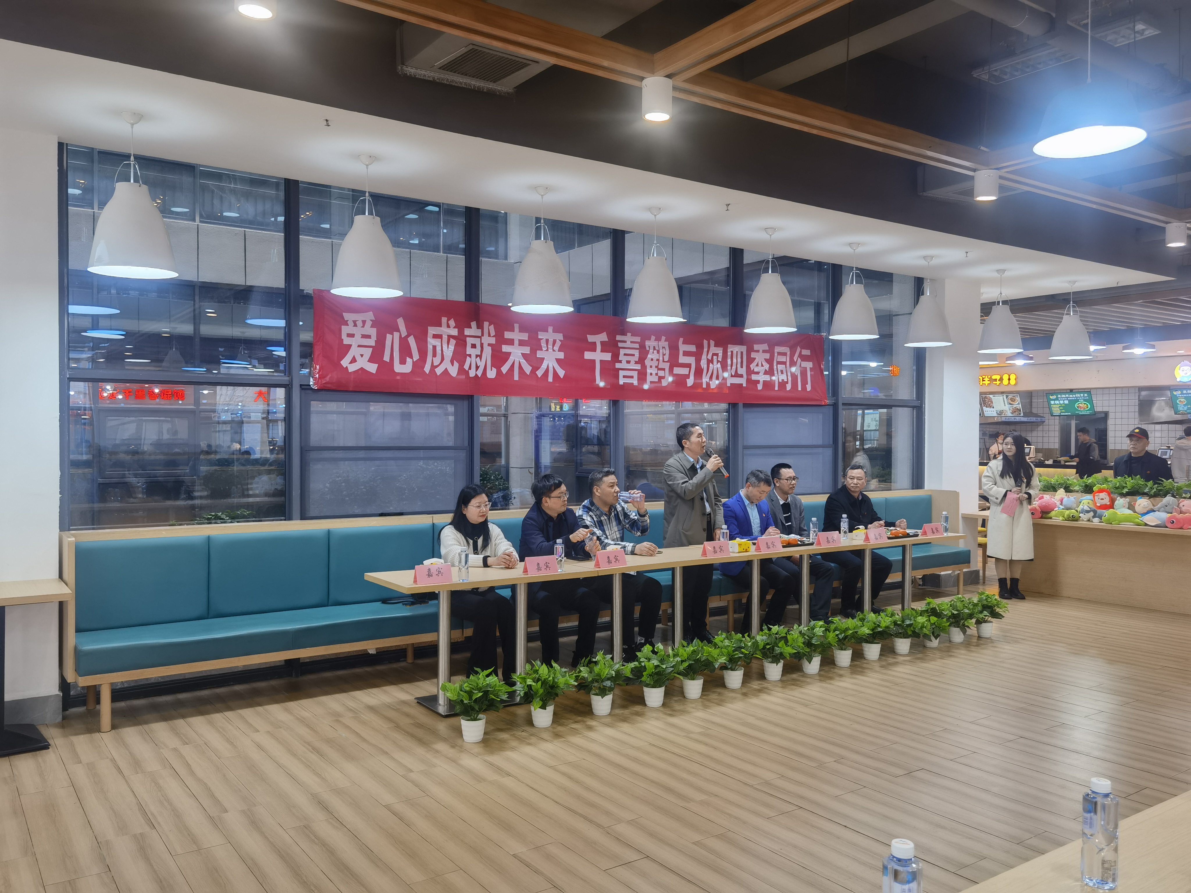 365英国上市公司