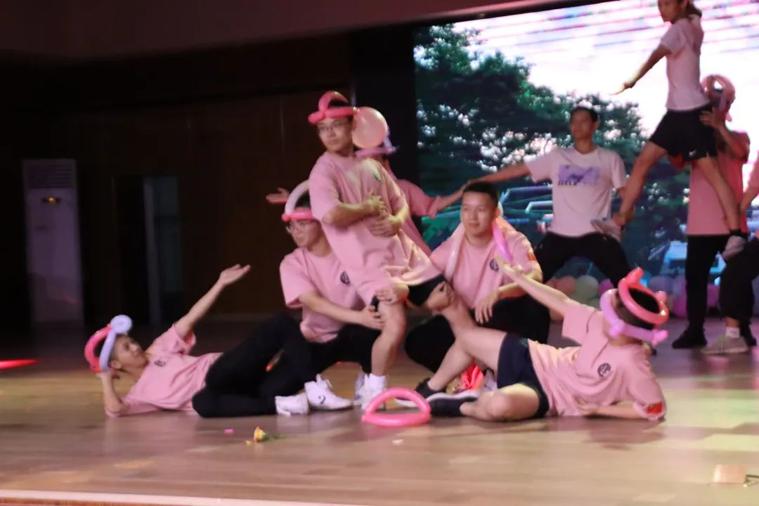 365英国上市公司