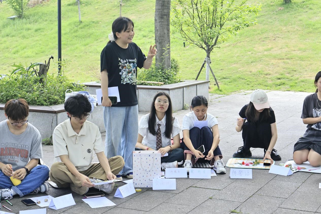 365英国上市公司