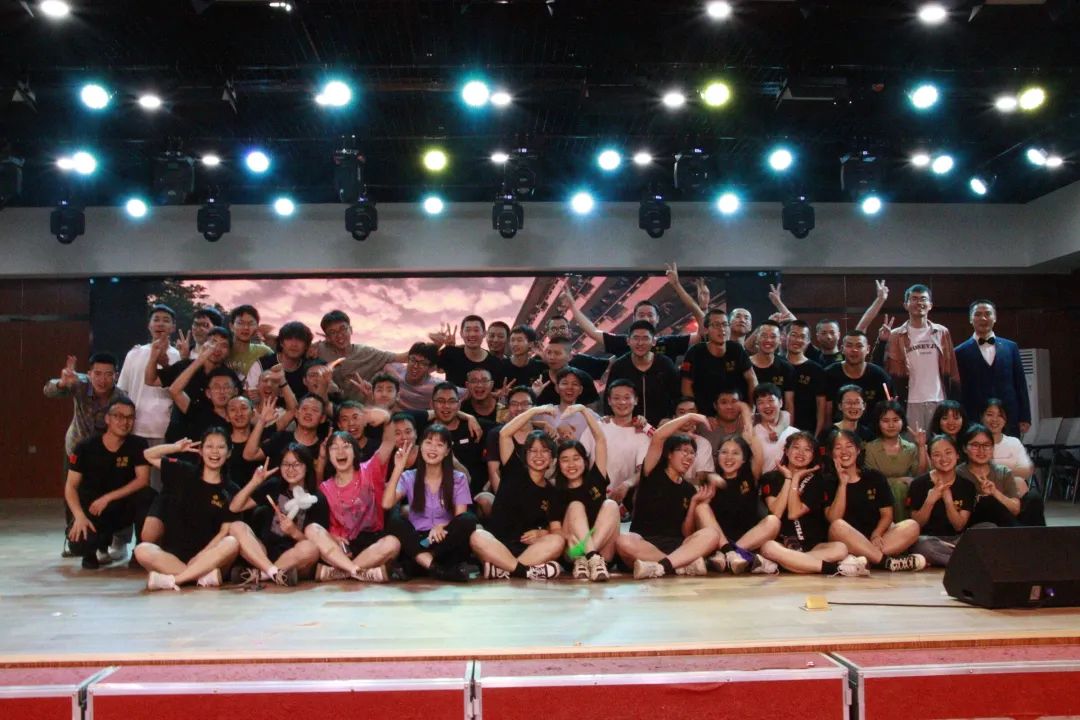 365英国上市公司