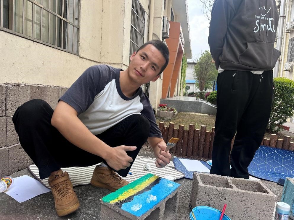 365英国上市公司