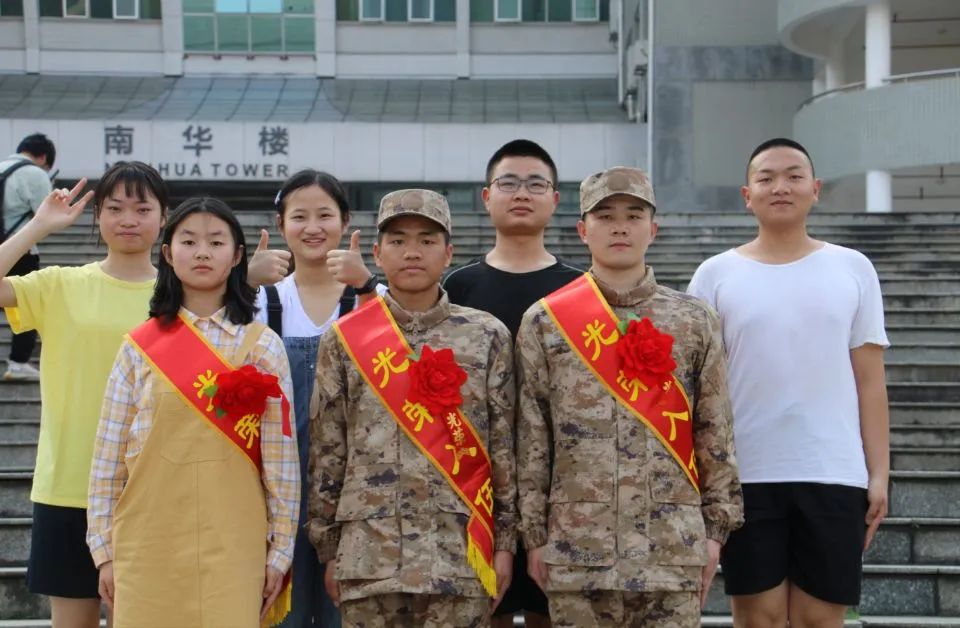 365英国上市公司