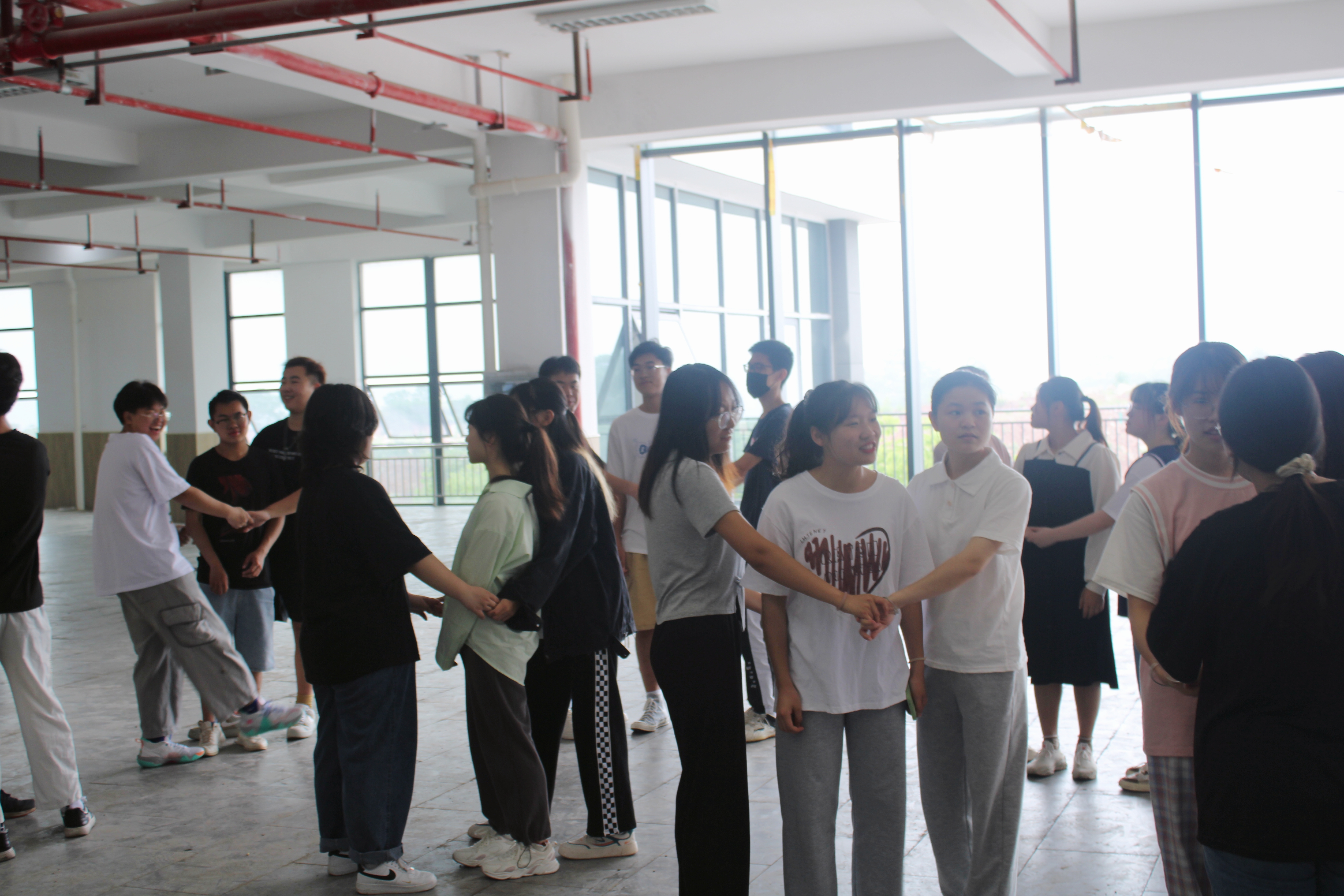 365英国上市公司