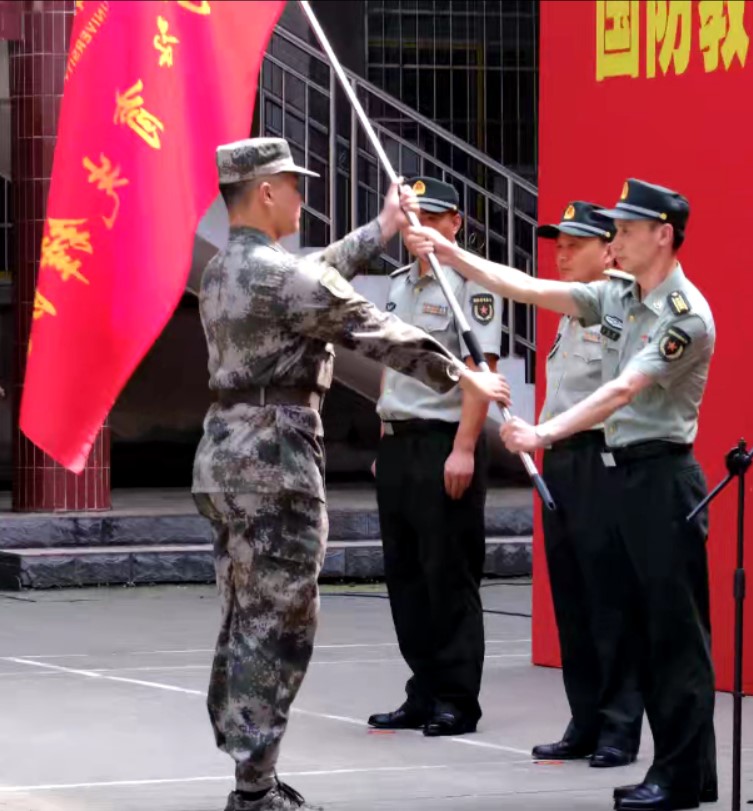 365英国上市公司