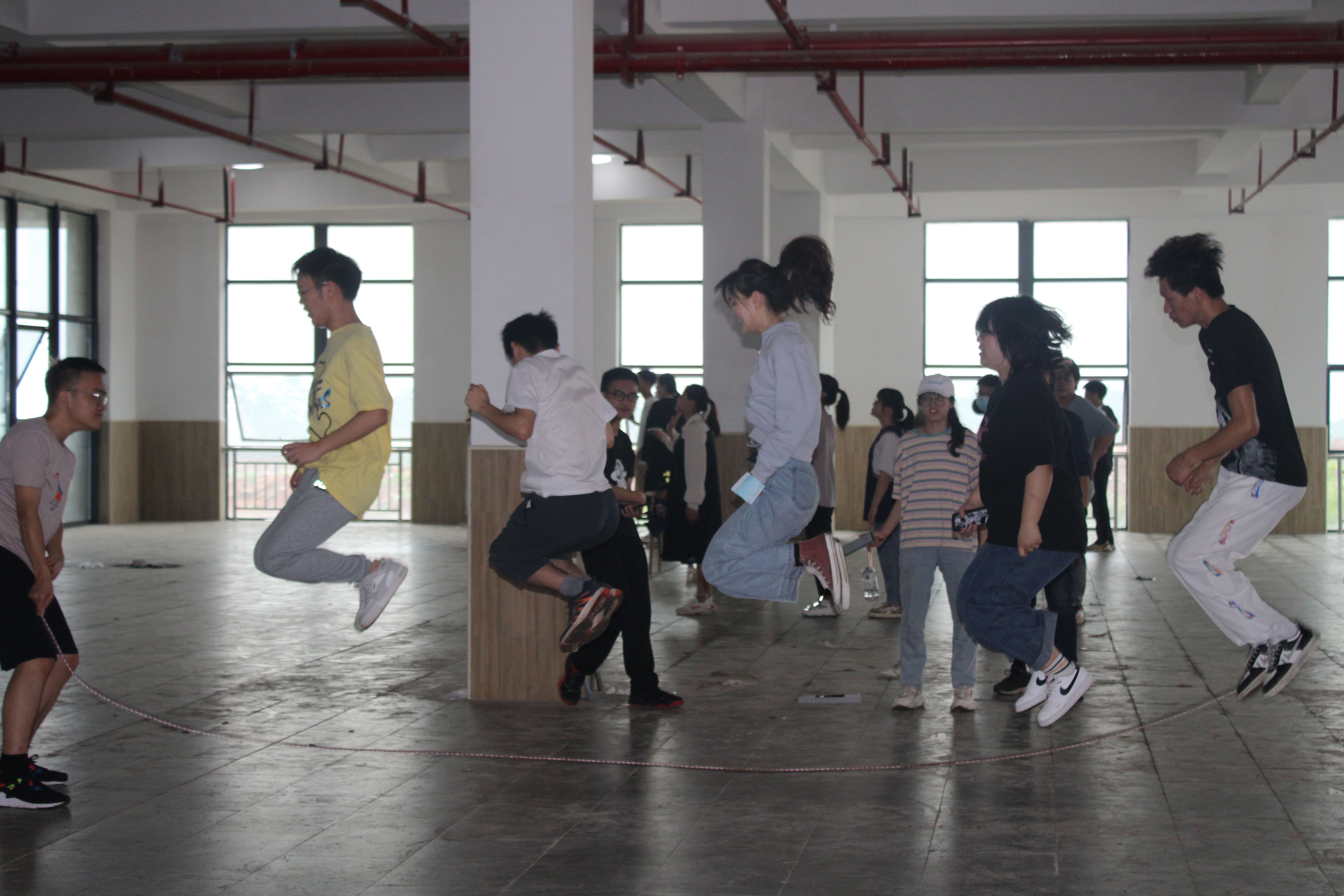 365英国上市公司