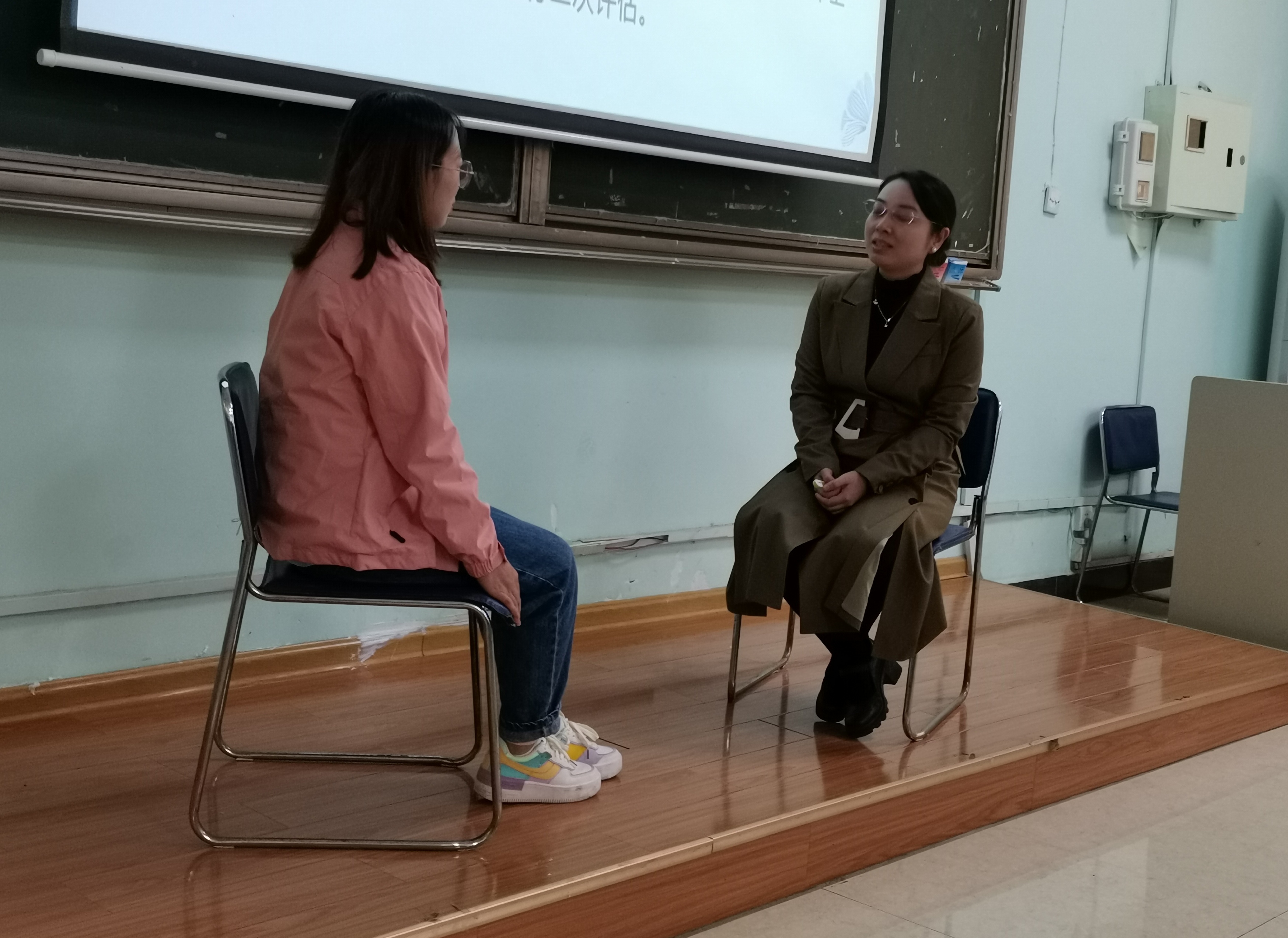 365英国上市公司