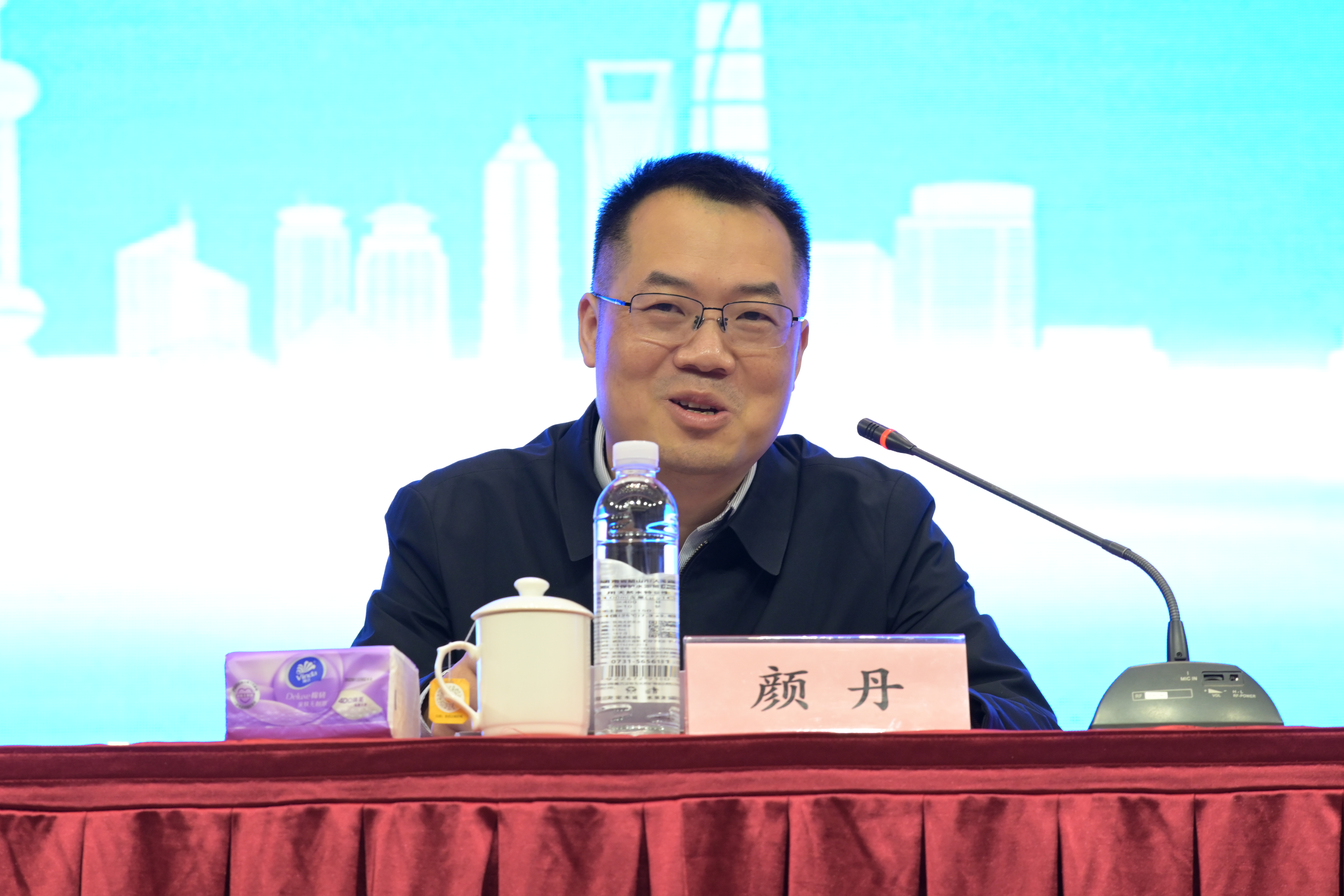 365英国上市公司