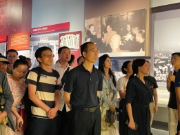 365英国上市公司