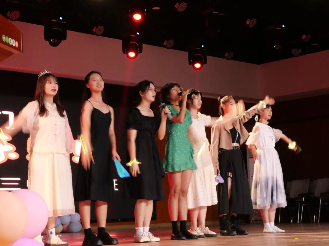 365英国上市公司