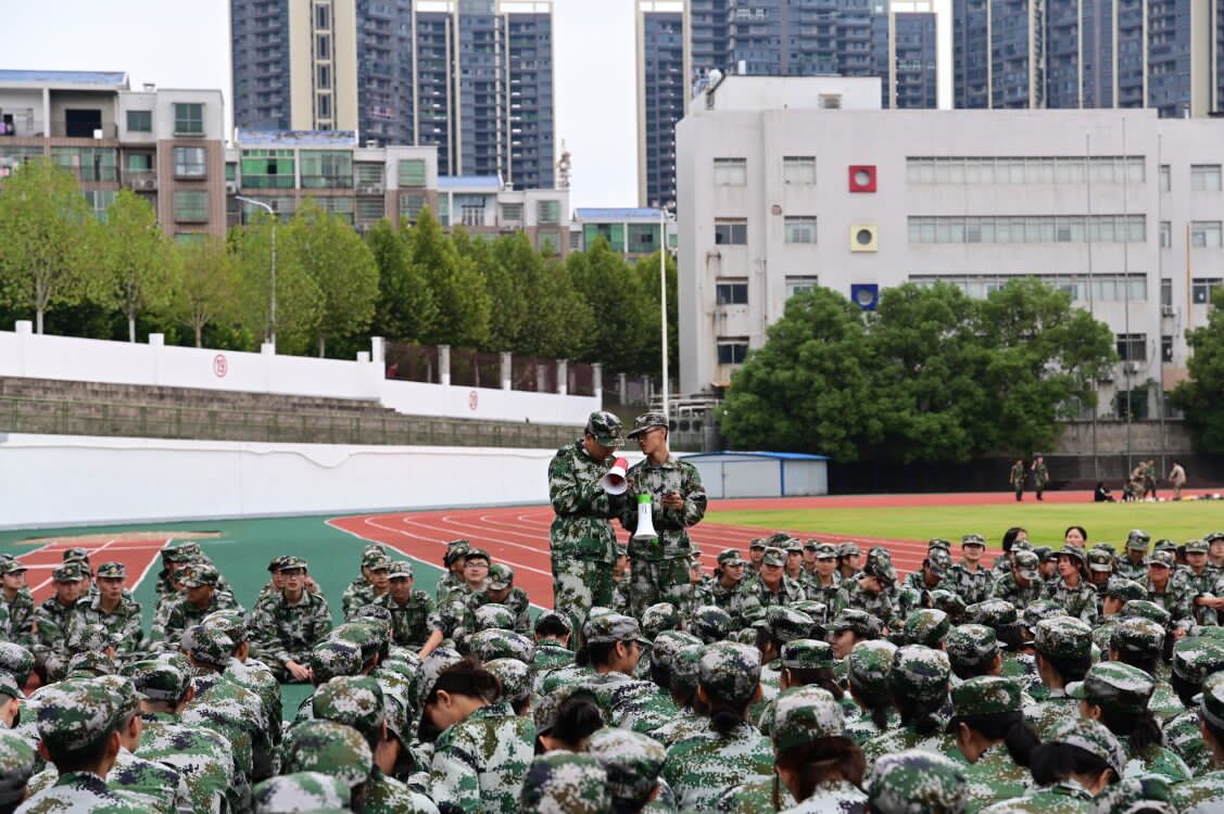 365英国上市公司