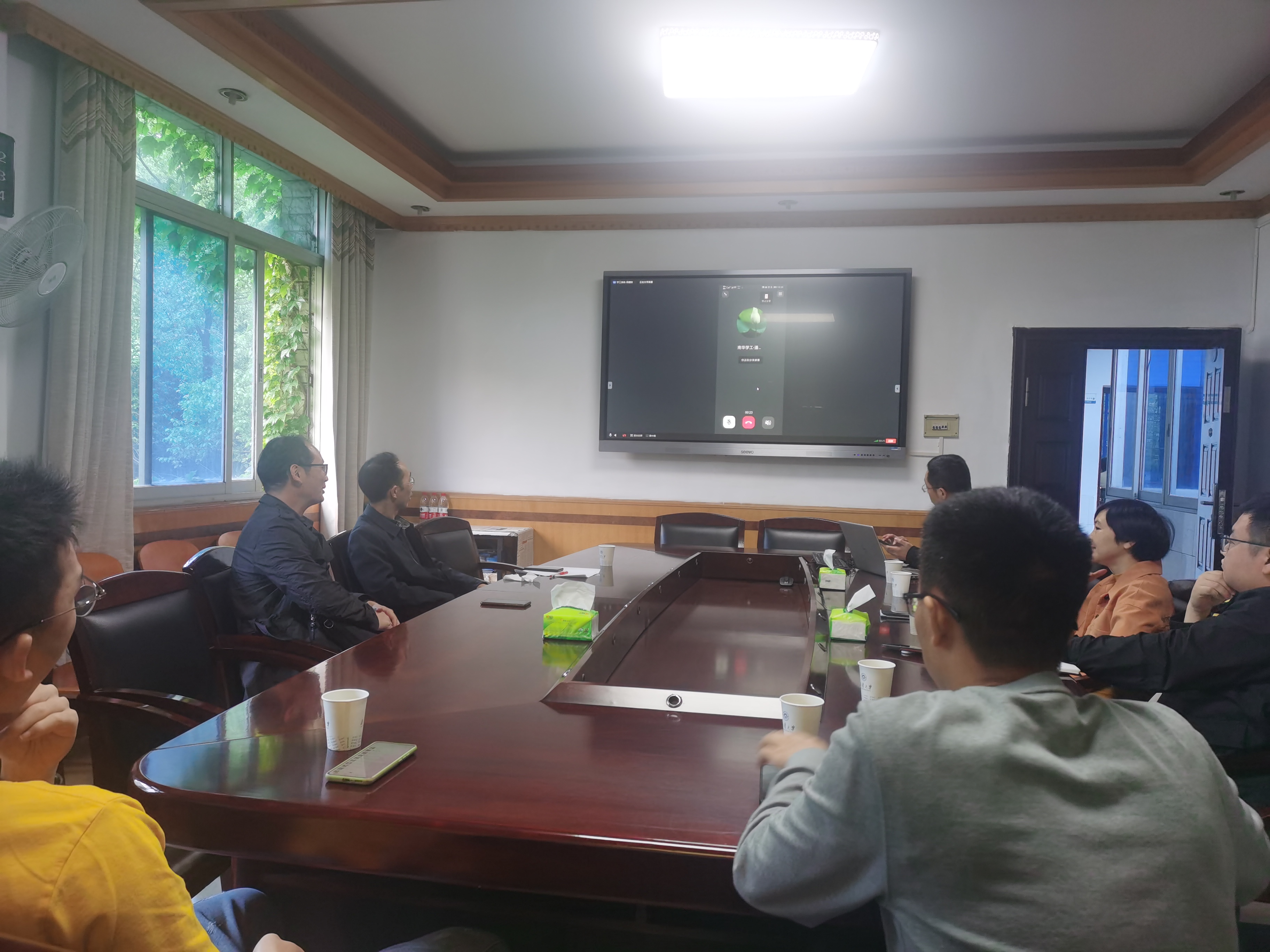 365英国上市公司