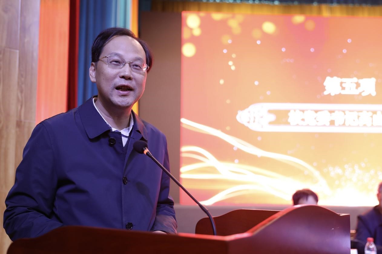 365英国上市公司