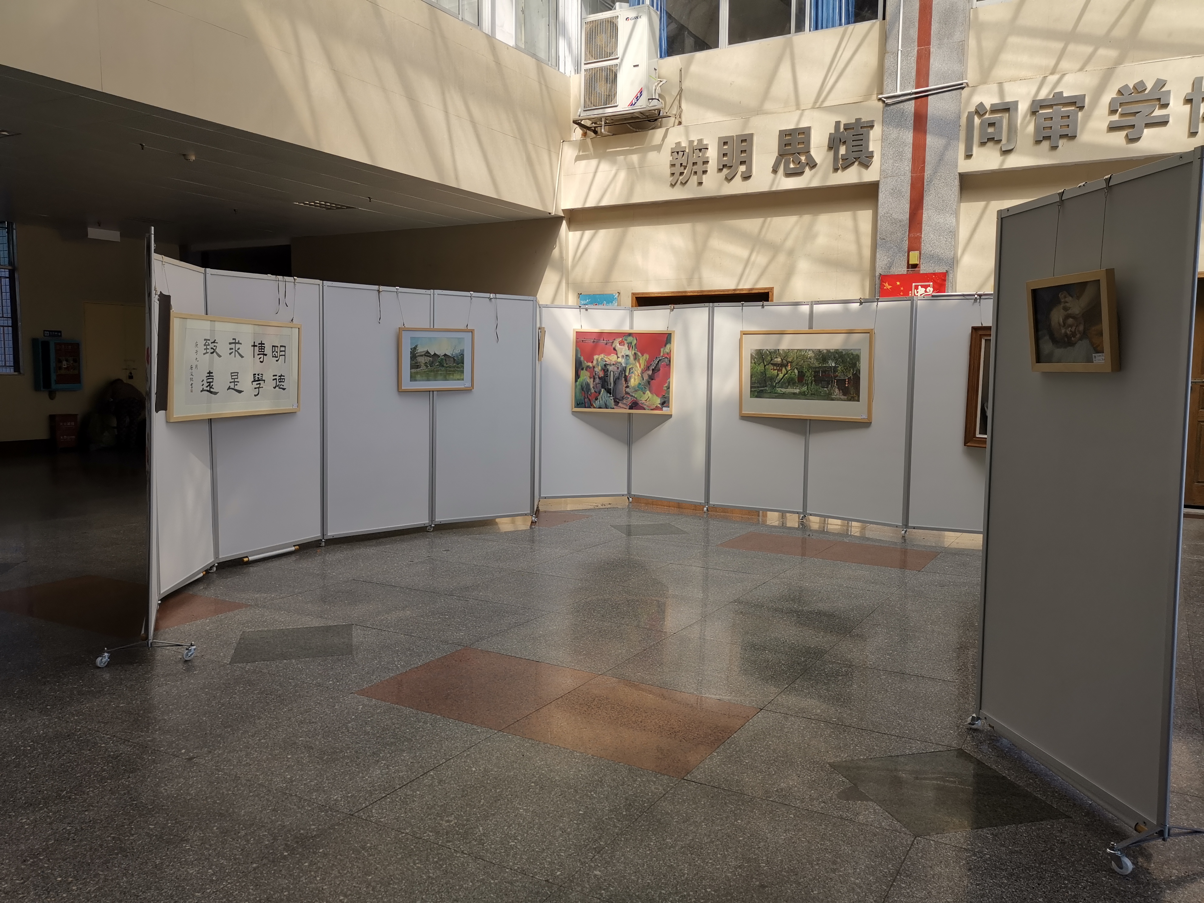 365英国上市公司