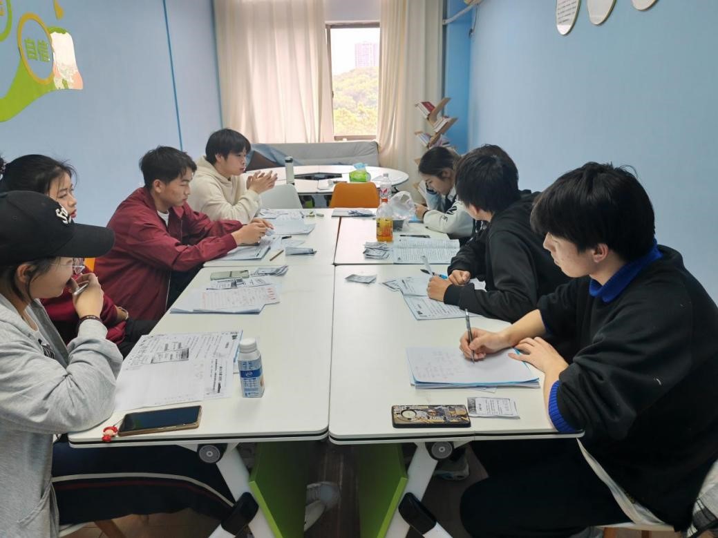 365英国上市公司