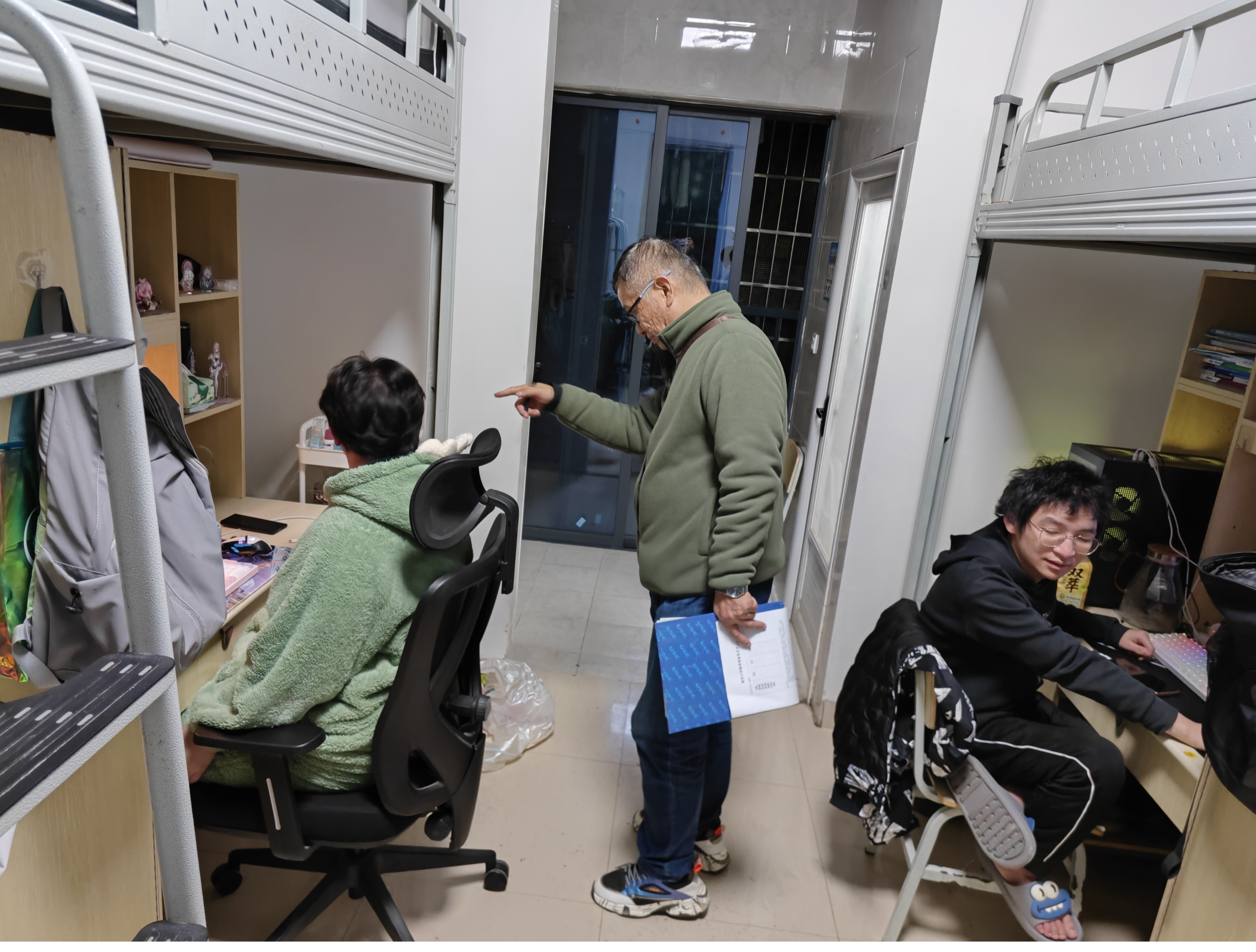 365英国上市公司