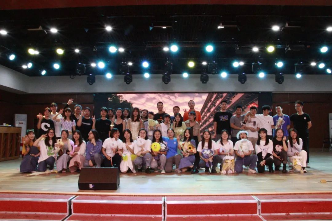 365英国上市公司