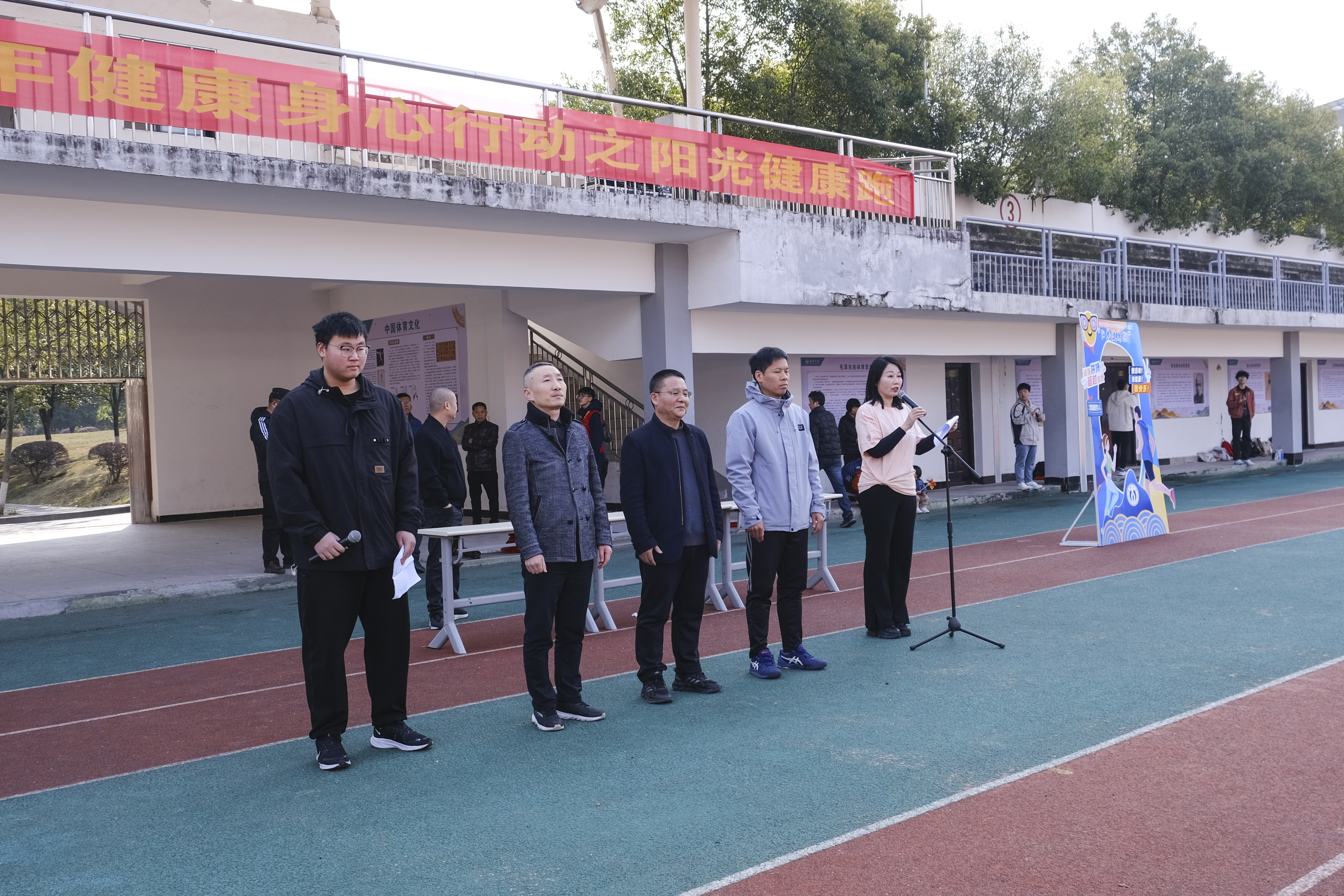 365英国上市公司