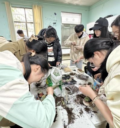 365英国上市公司