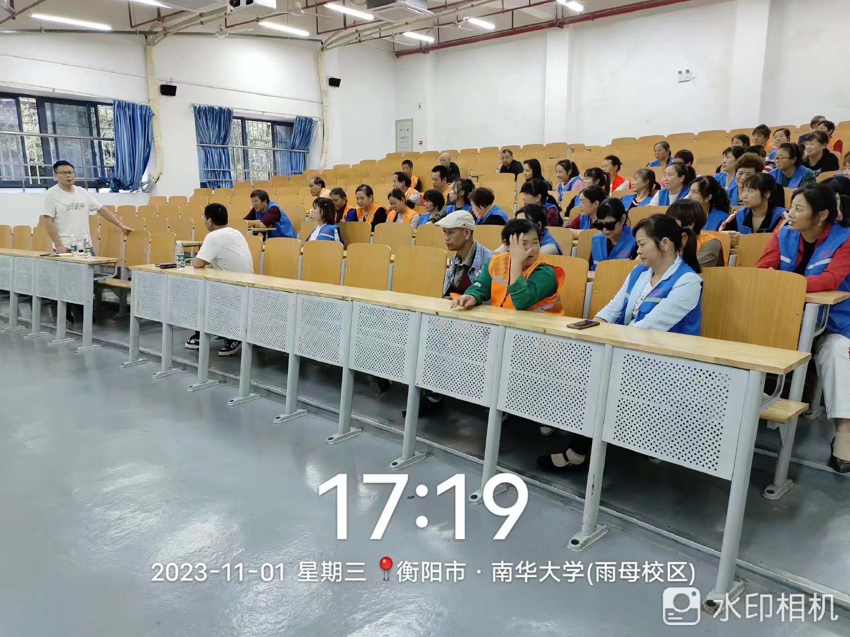 365英国上市公司