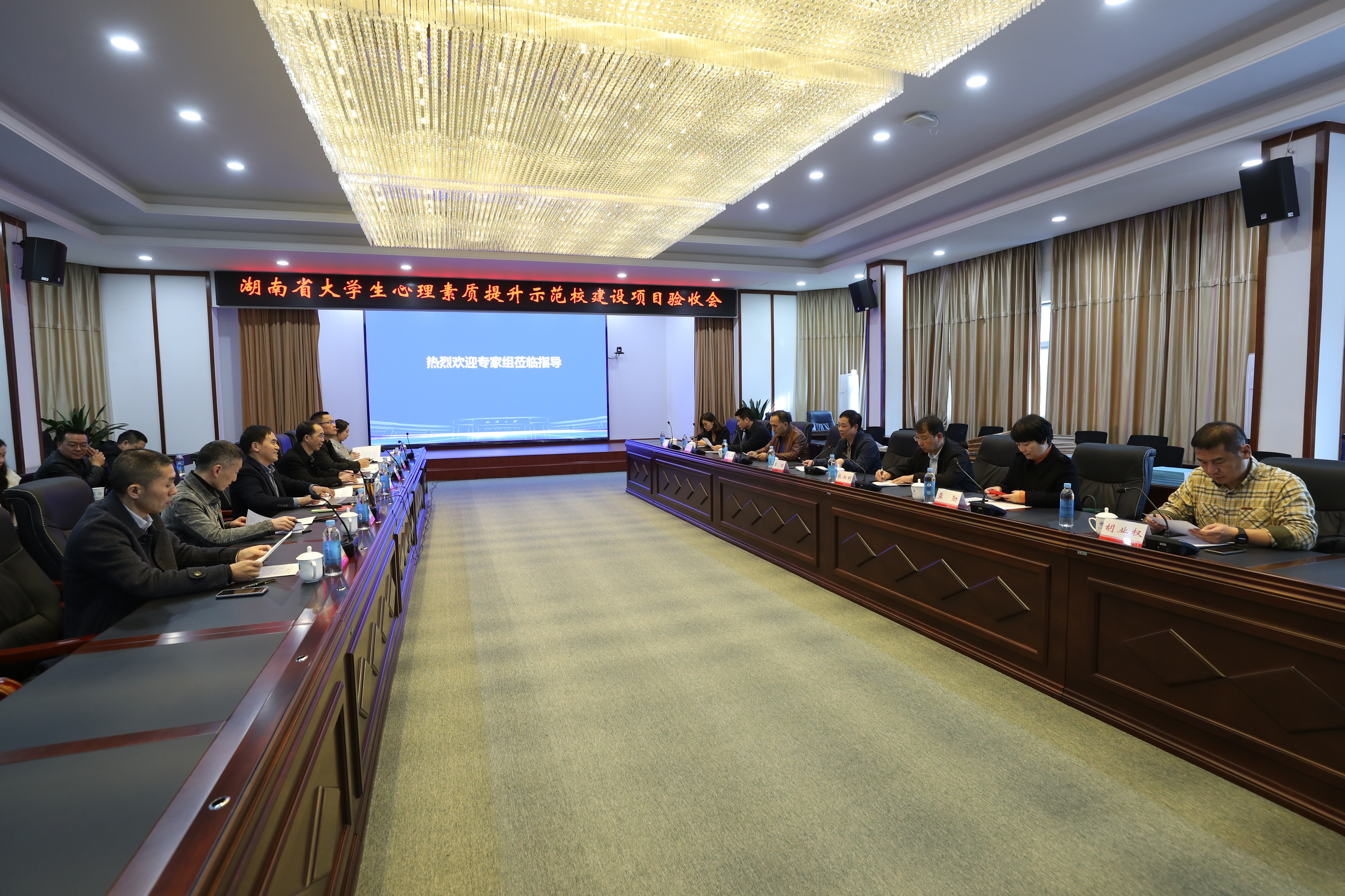 365英国上市公司