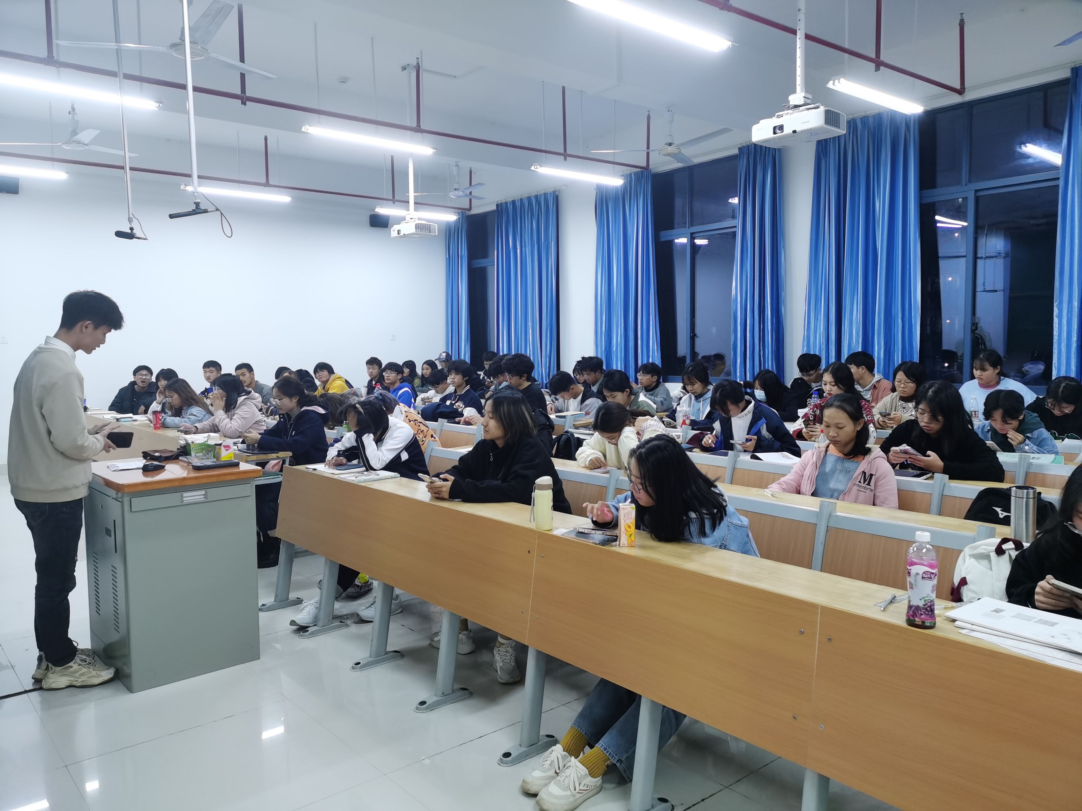 365英国上市公司