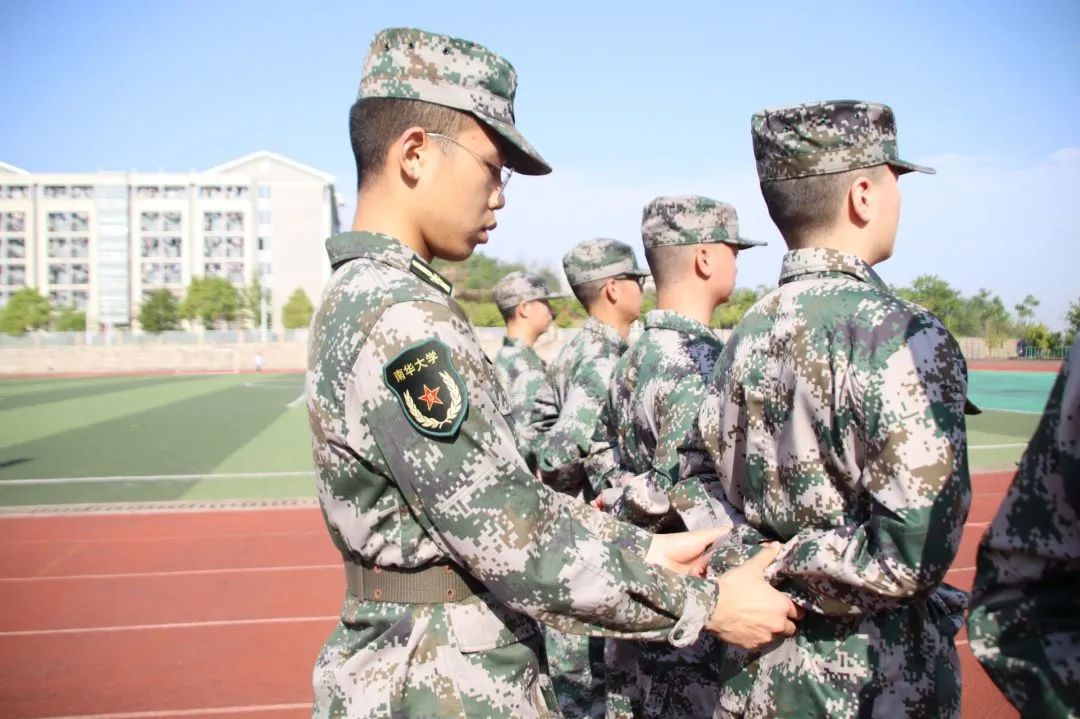 365英国上市公司