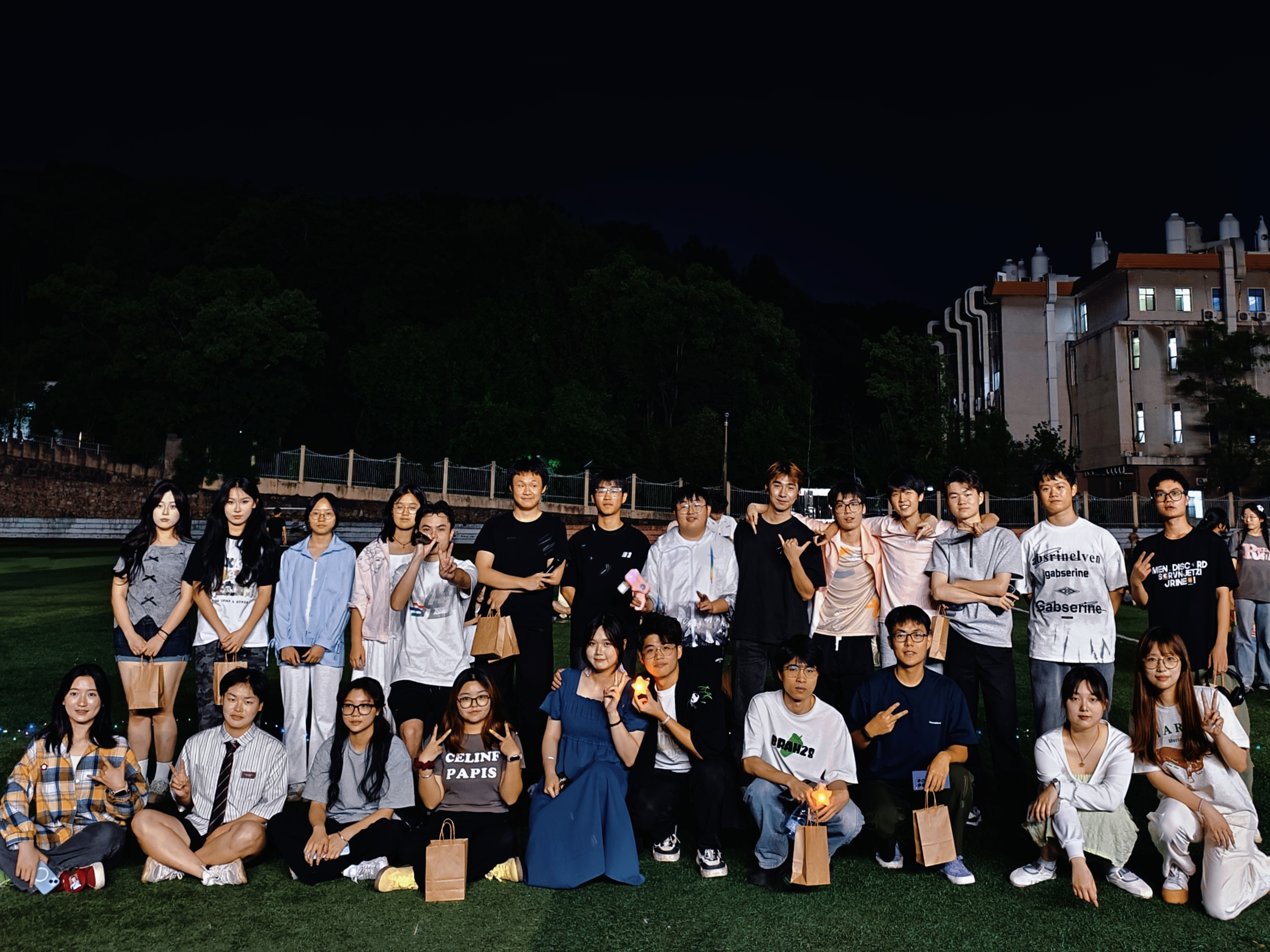 365英国上市公司