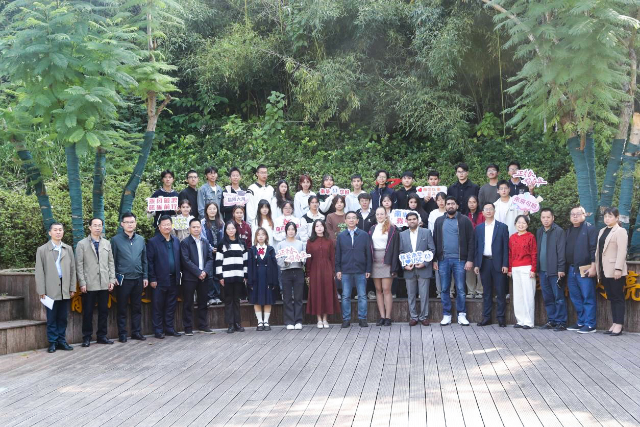 365英国上市公司