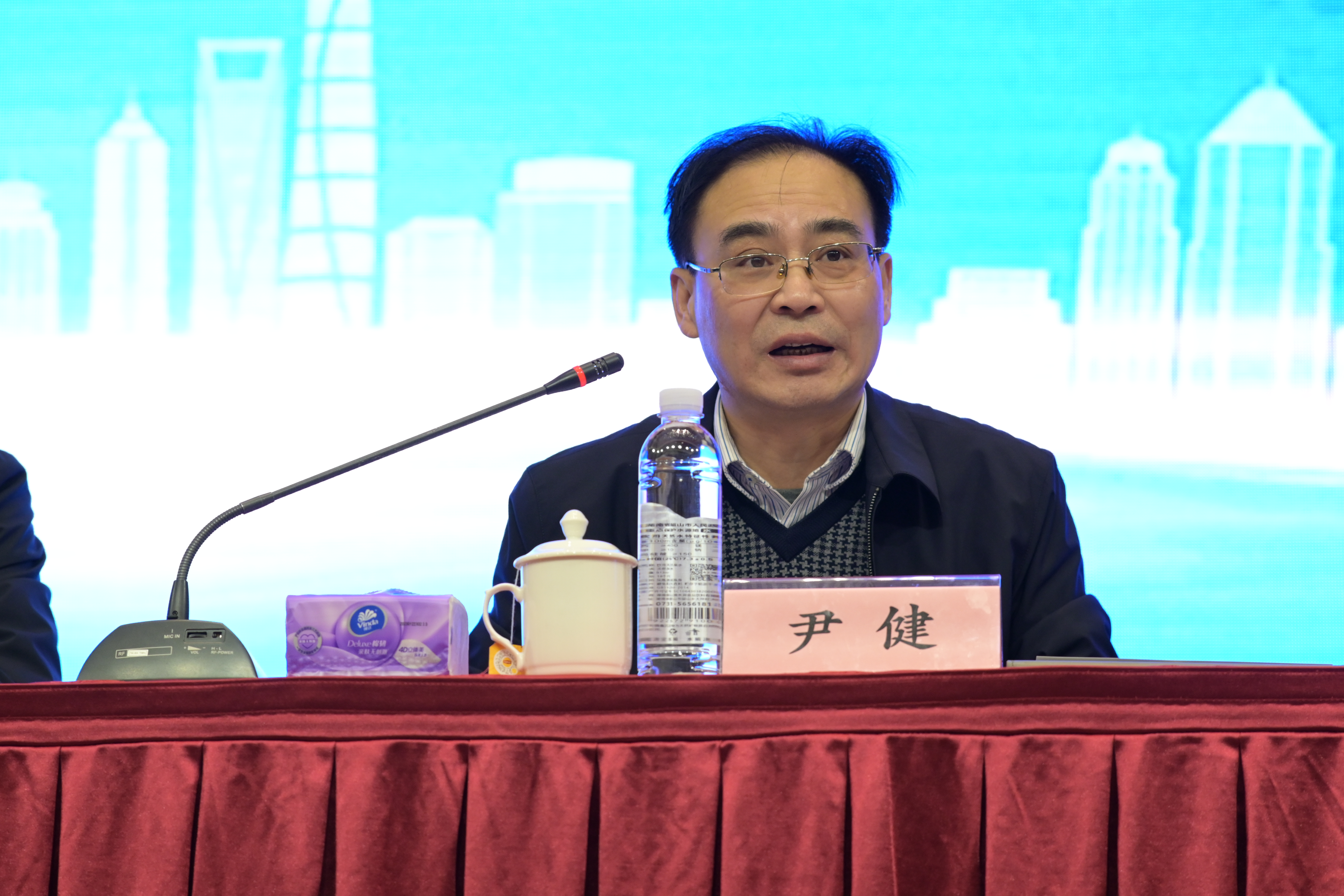 365英国上市公司