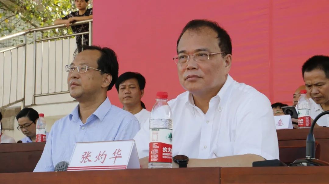 365英国上市公司