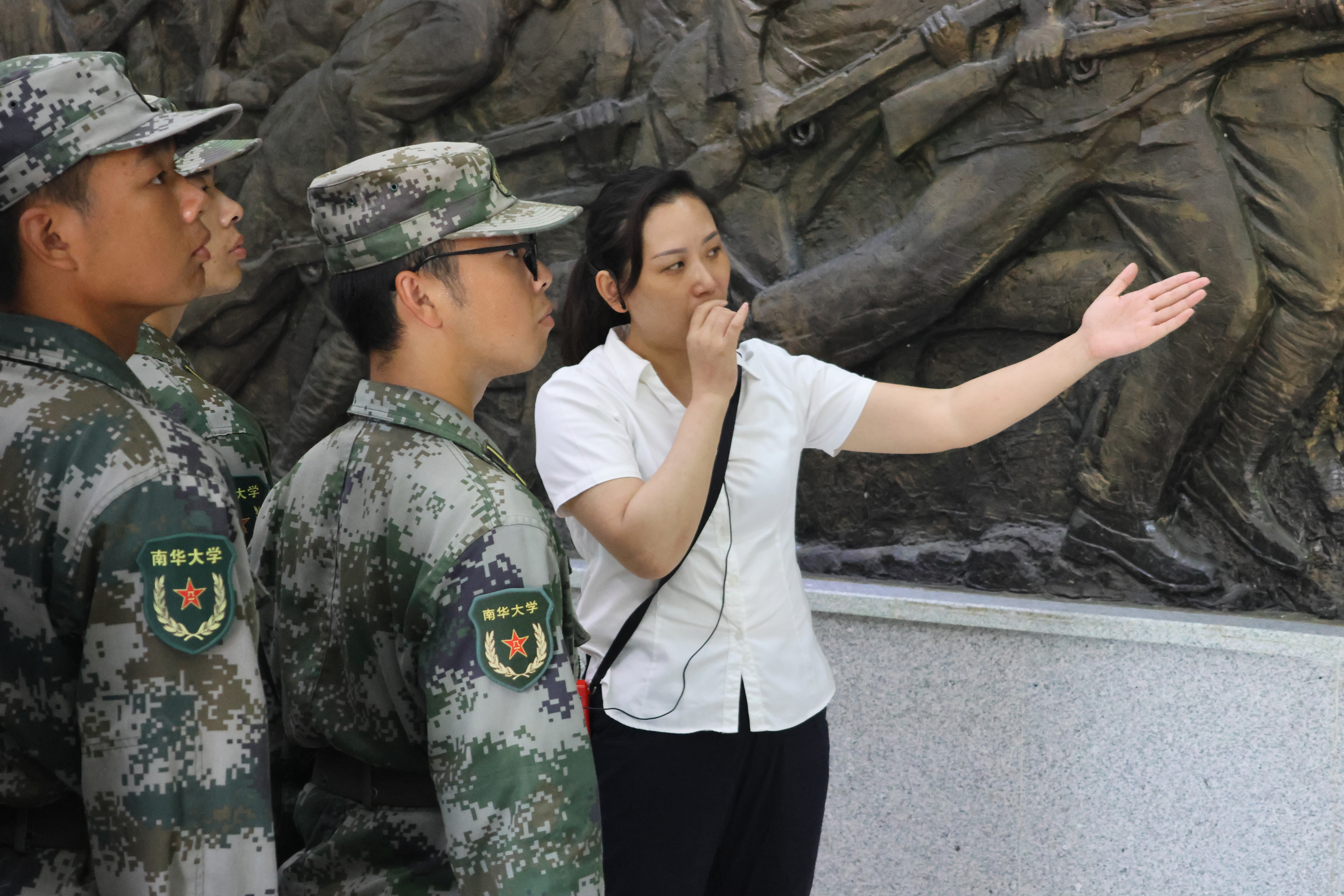 365英国上市公司