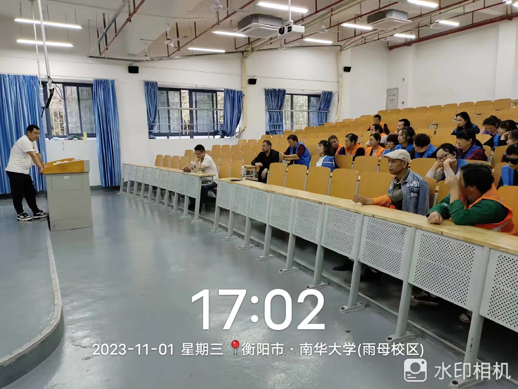 365英国上市公司