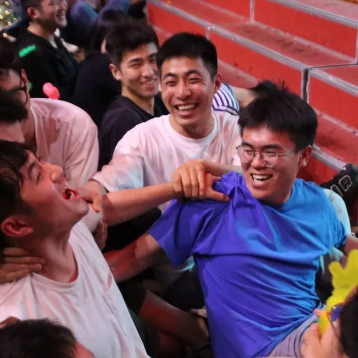 365英国上市公司