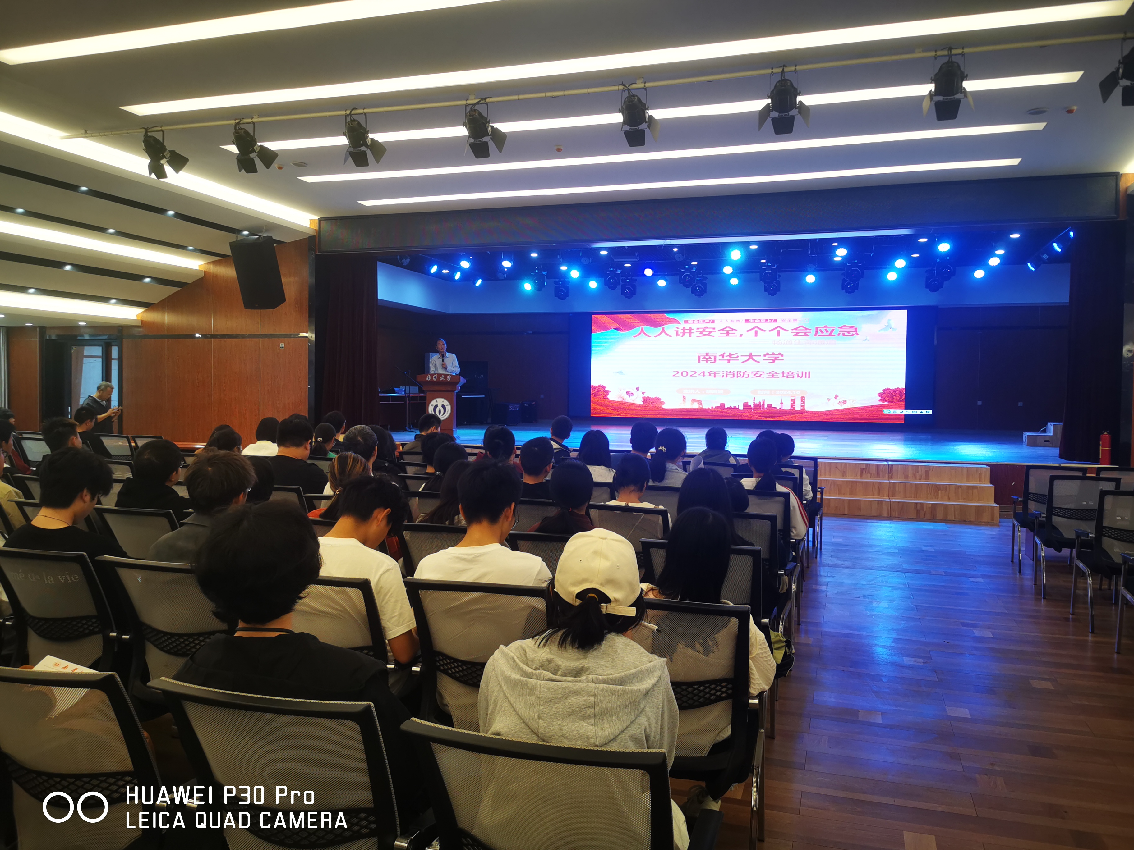 365英国上市公司